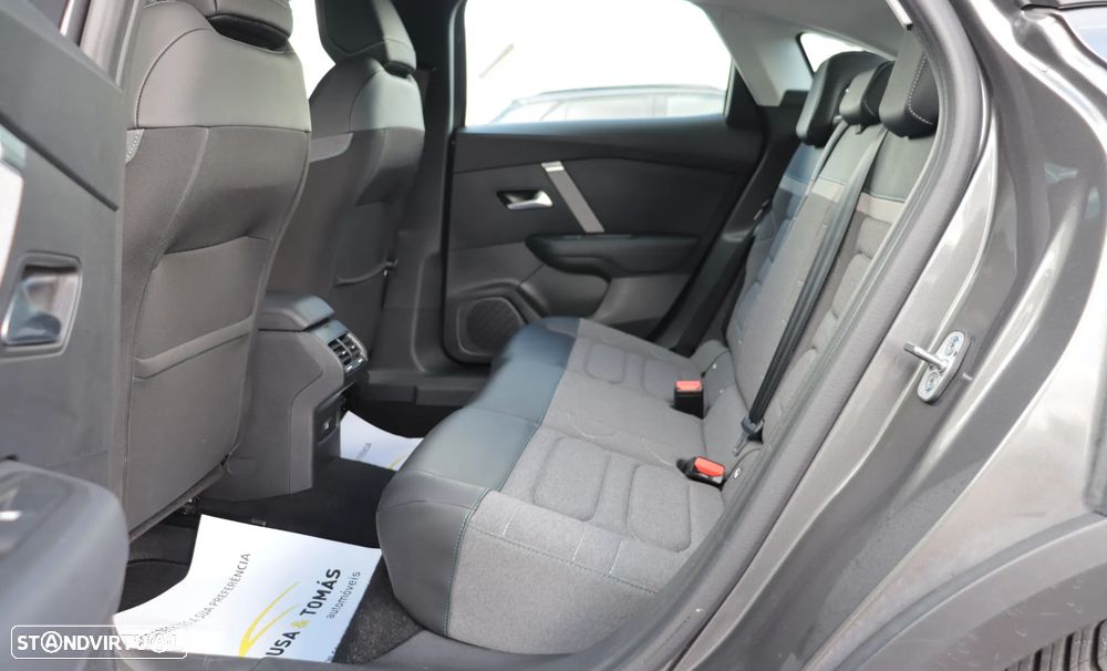 Citroën C4 1.2 PureTech Shine EAT8 - 17