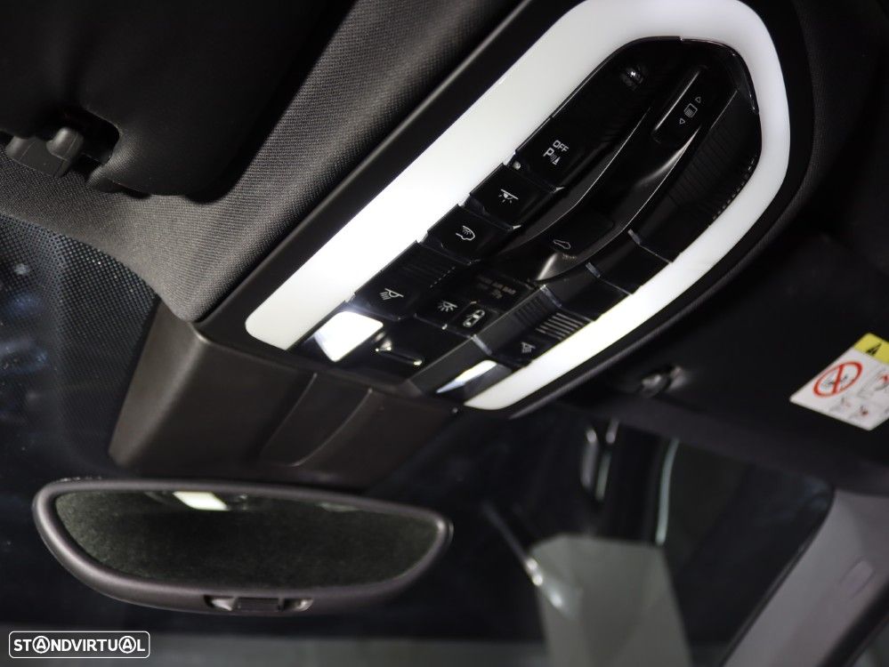 Porsche Cayenne Platinum Edition - 30