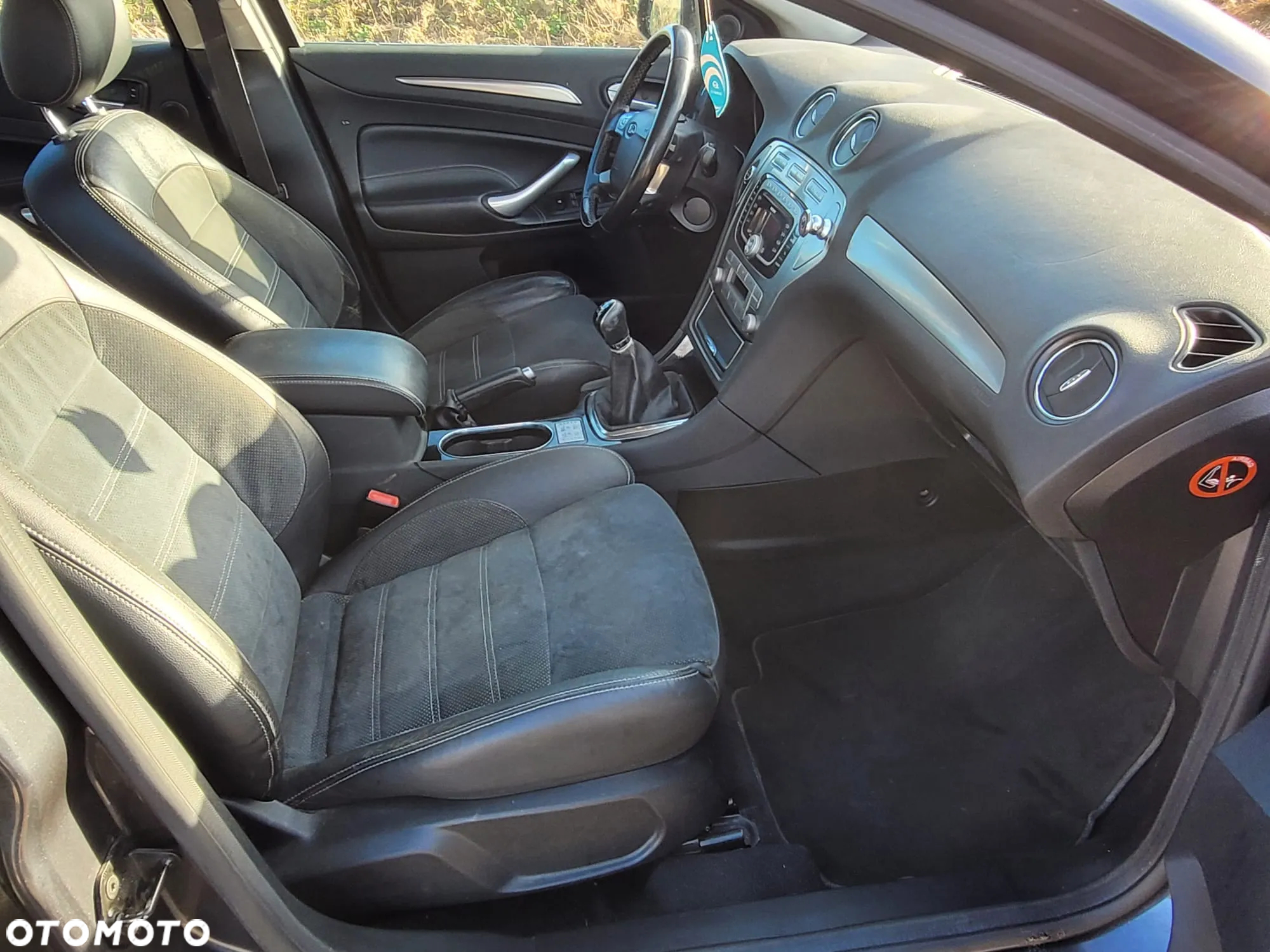 Ford Mondeo - 12