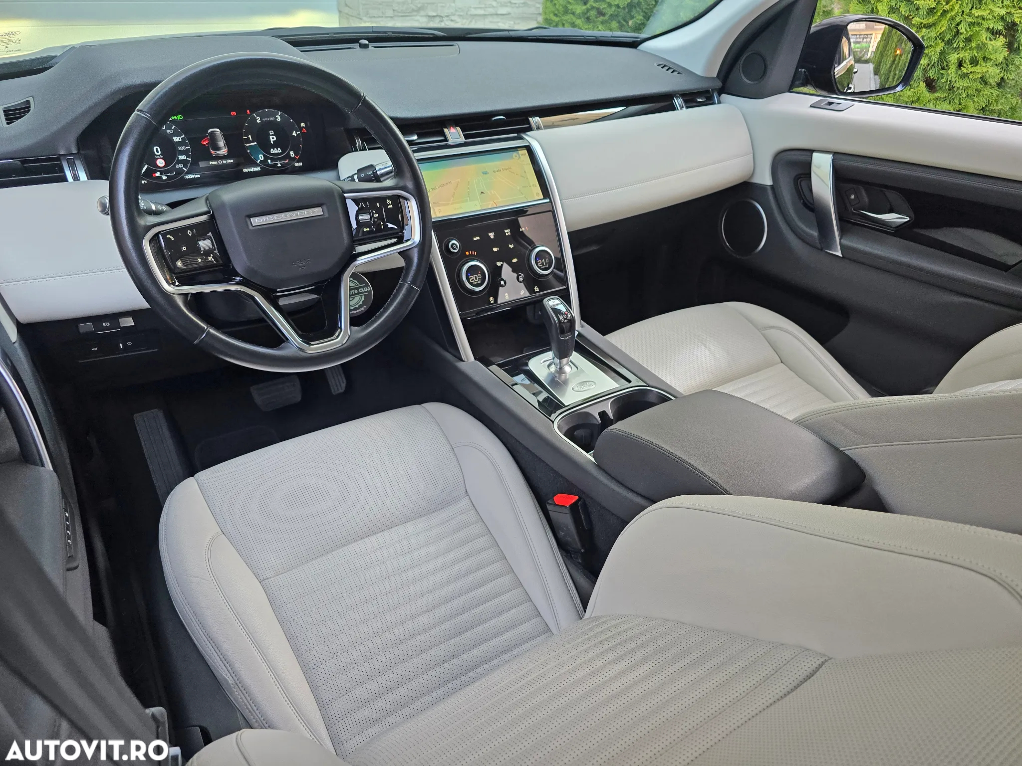 Land Rover Discovery Sport 2.0 D200 R-Dynamic MHEV SE - 24
