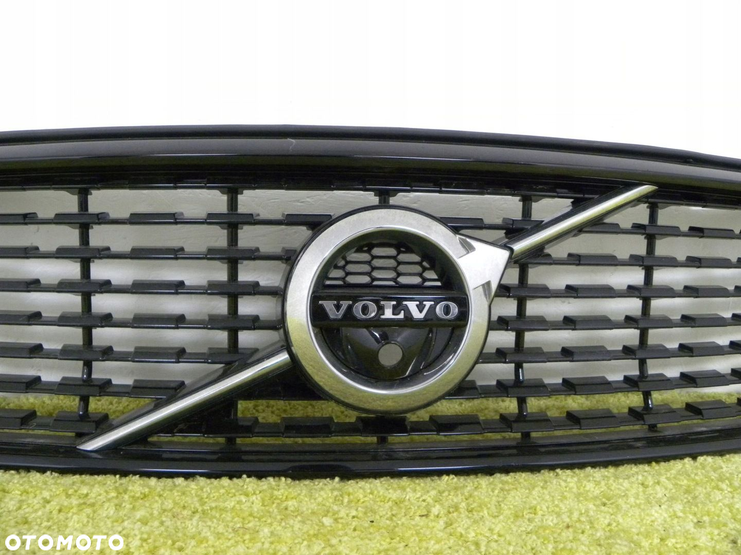 Grill Atrapa Volvo V316 XC40 17- Kamera R-Design - 2