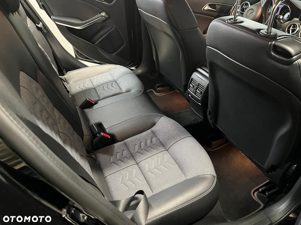Mercedes-Benz GLA 180 7G-DCT Style - 6