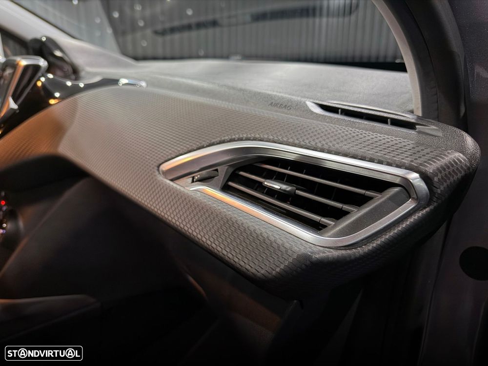 Peugeot 2008 1.2 PureTech Active - 26