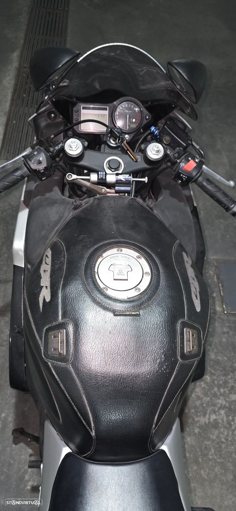 Honda CBR 600 F4i - 6