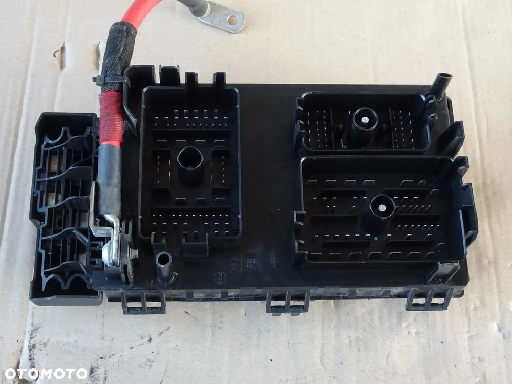 MODUŁ NADWOZIA SKRZYNKA BEZPIECZNIKÓW PRZÓD TW RU OPEL ZAFIRA C ASTRA J kod PIN - 9