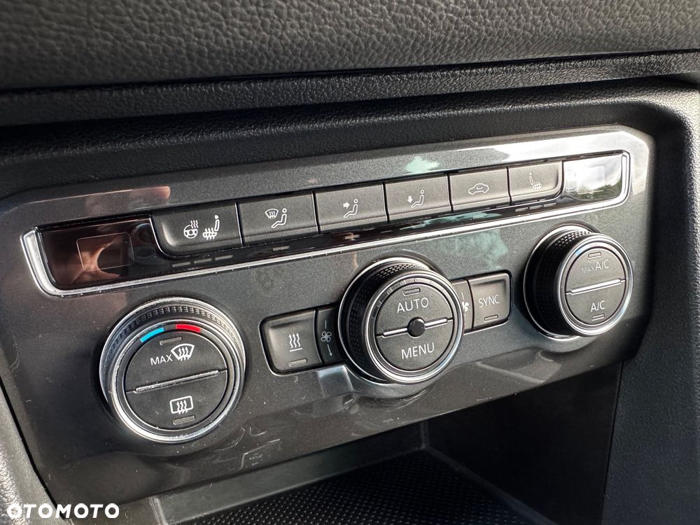 Volkswagen Tiguan - 11