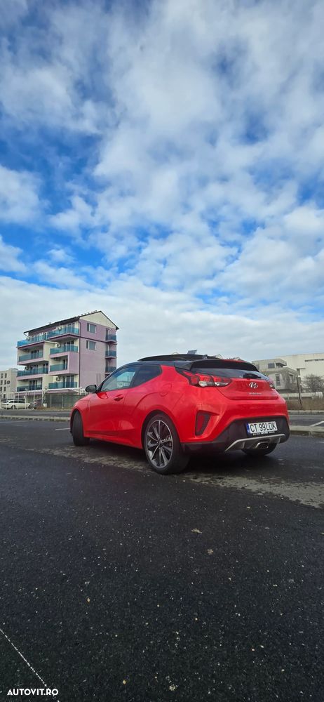 Hyundai Veloster - 4