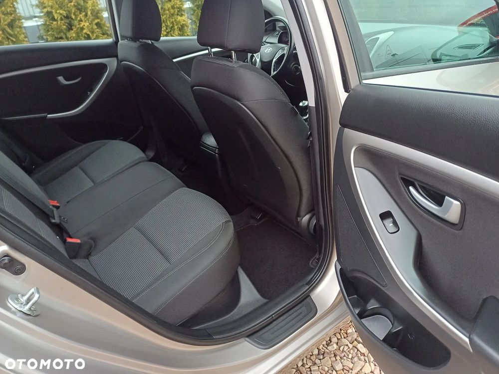 Hyundai i30 1.6 Style - 11