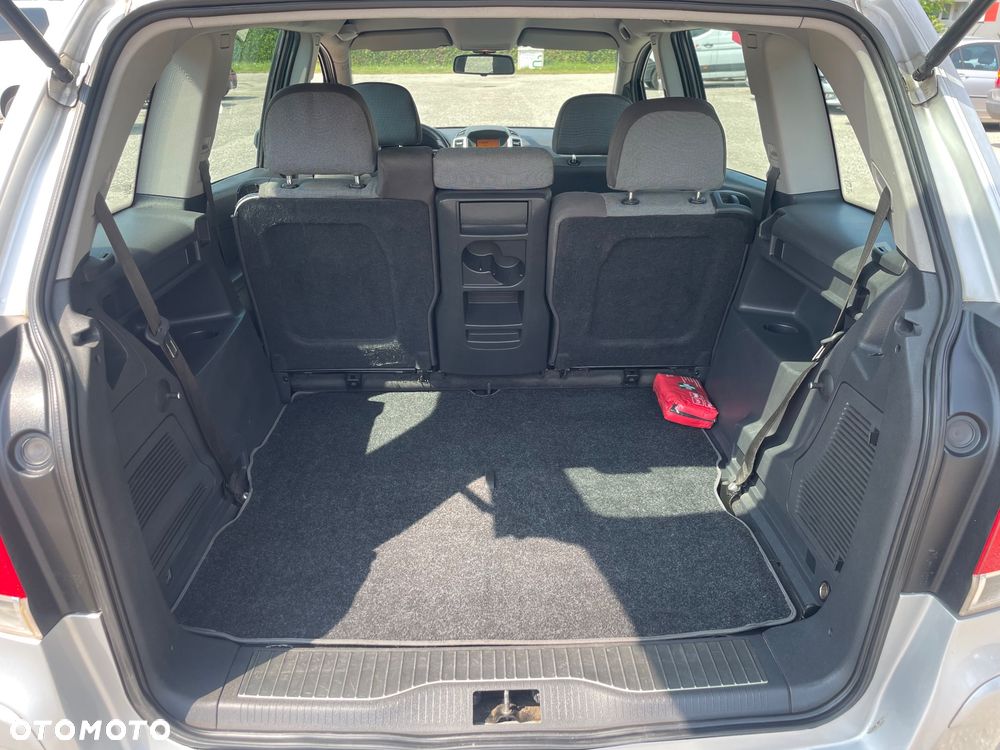 Opel Zafira - 15