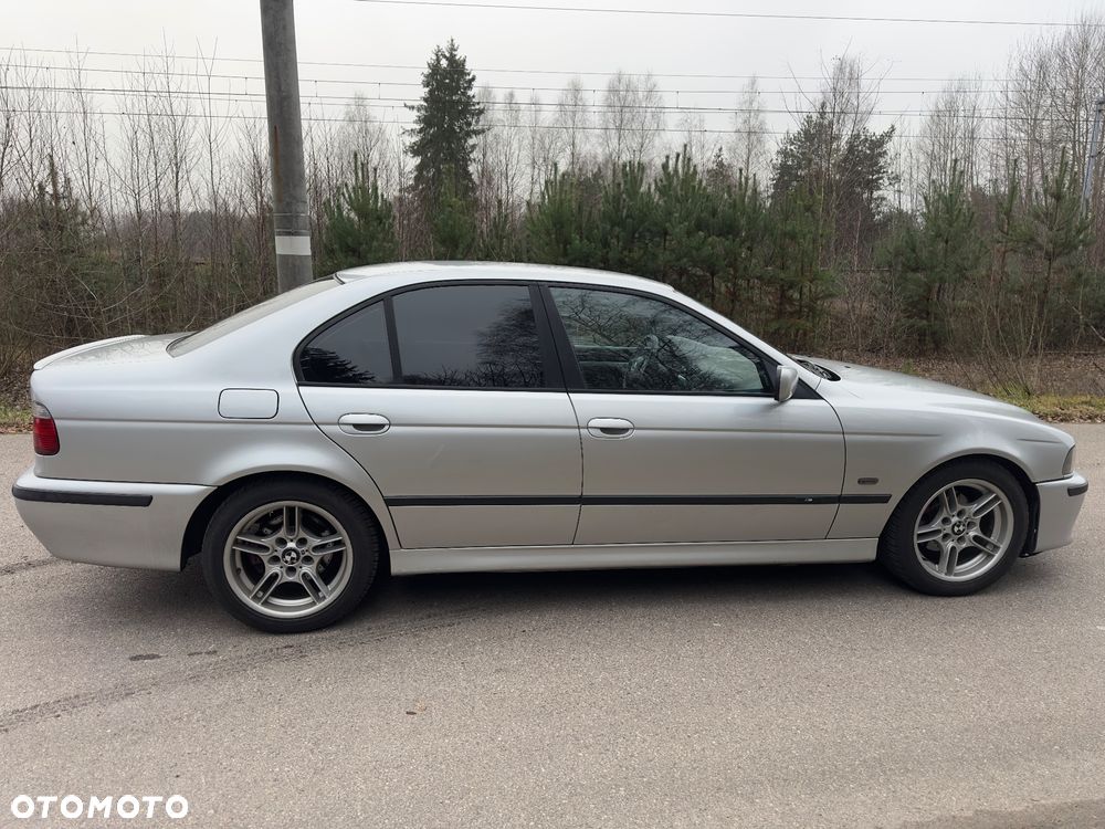 BMW Seria 5 528i - 6