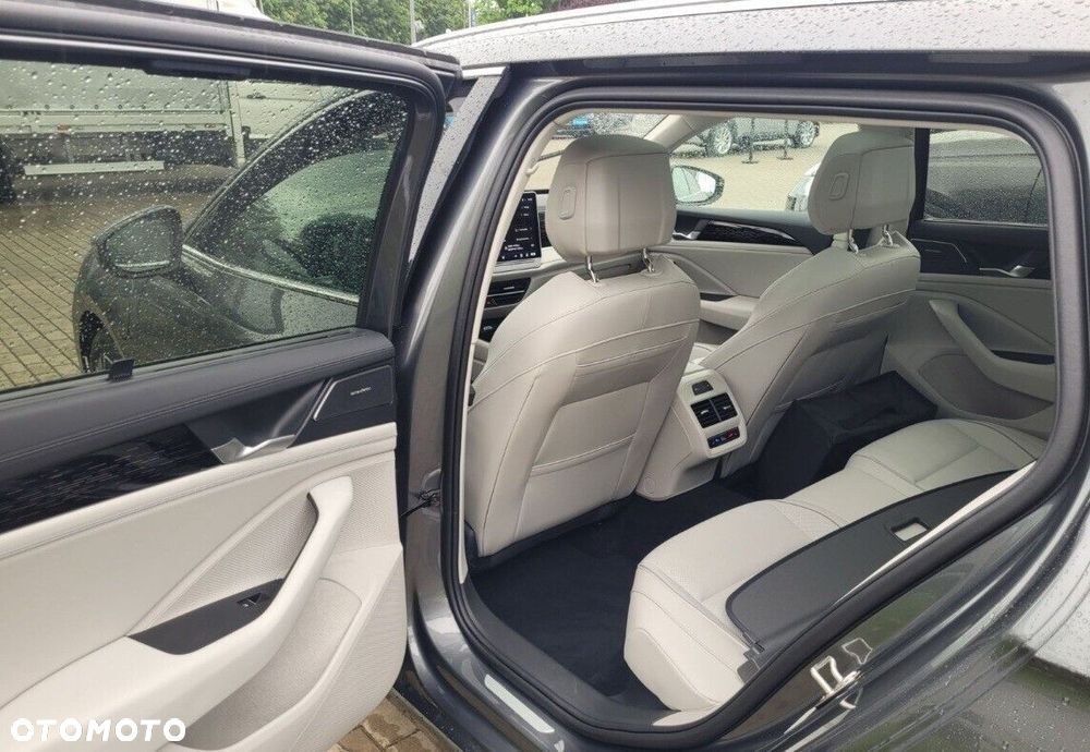 Volkswagen Passat - 7