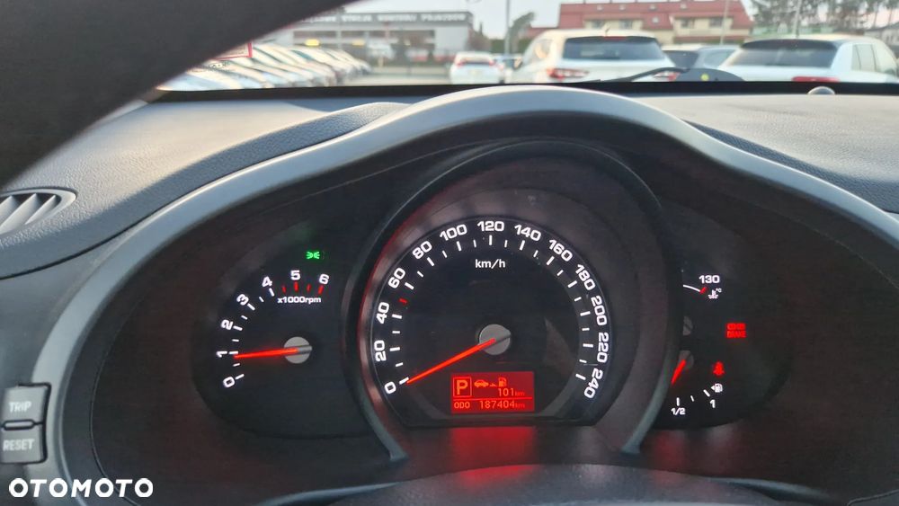 Kia Sportage 2.0 CRDI 4WD Automatik Spirit - 23