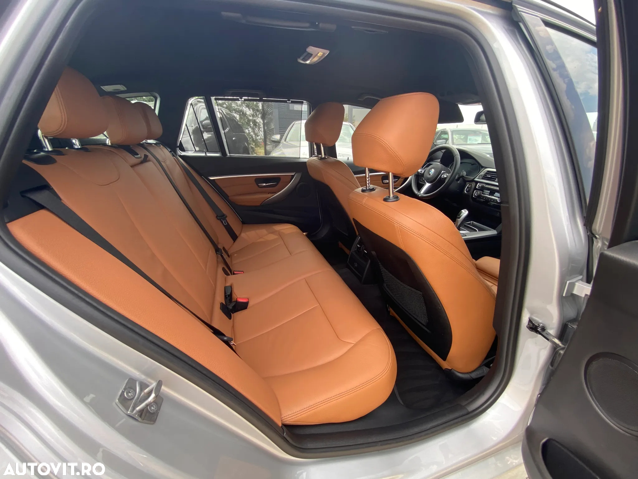 BMW Seria 3 318i Touring Aut. M Sport - 15