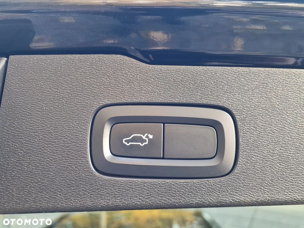 Volvo V60 D3 Geartronic R-Design - 24