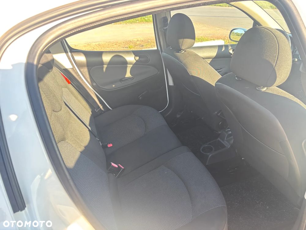 Peugeot 206 plus - 12