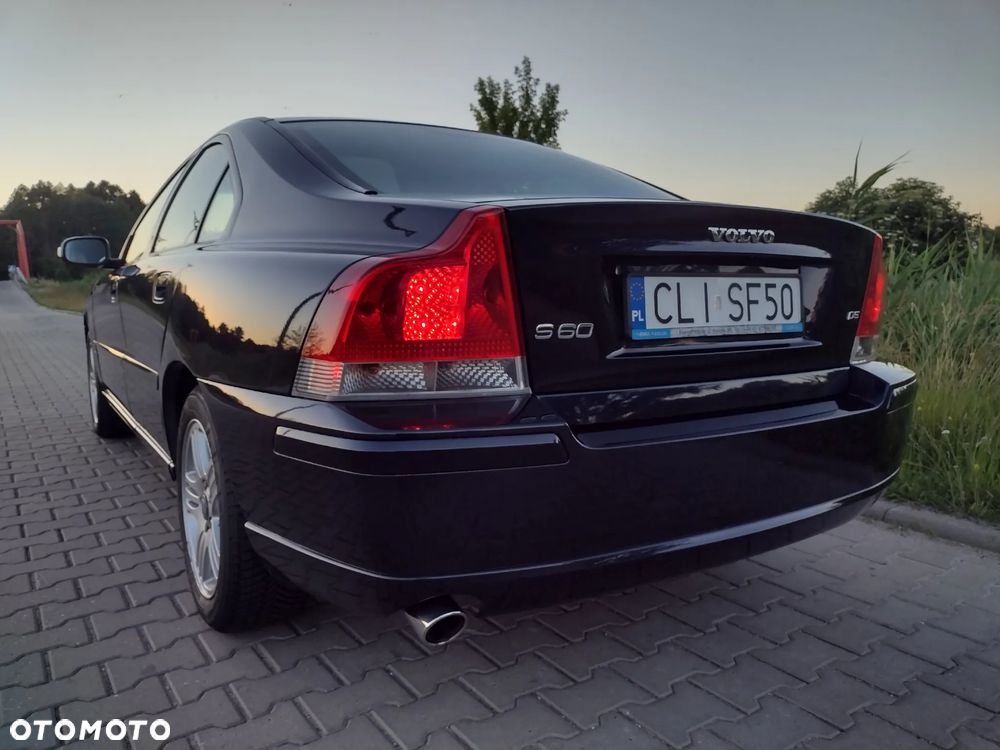 Volvo S60 2.4D5 Momentum - 4