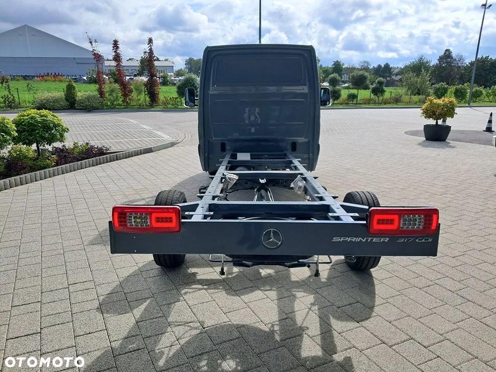 Mercedes-Benz Sprinter - 6