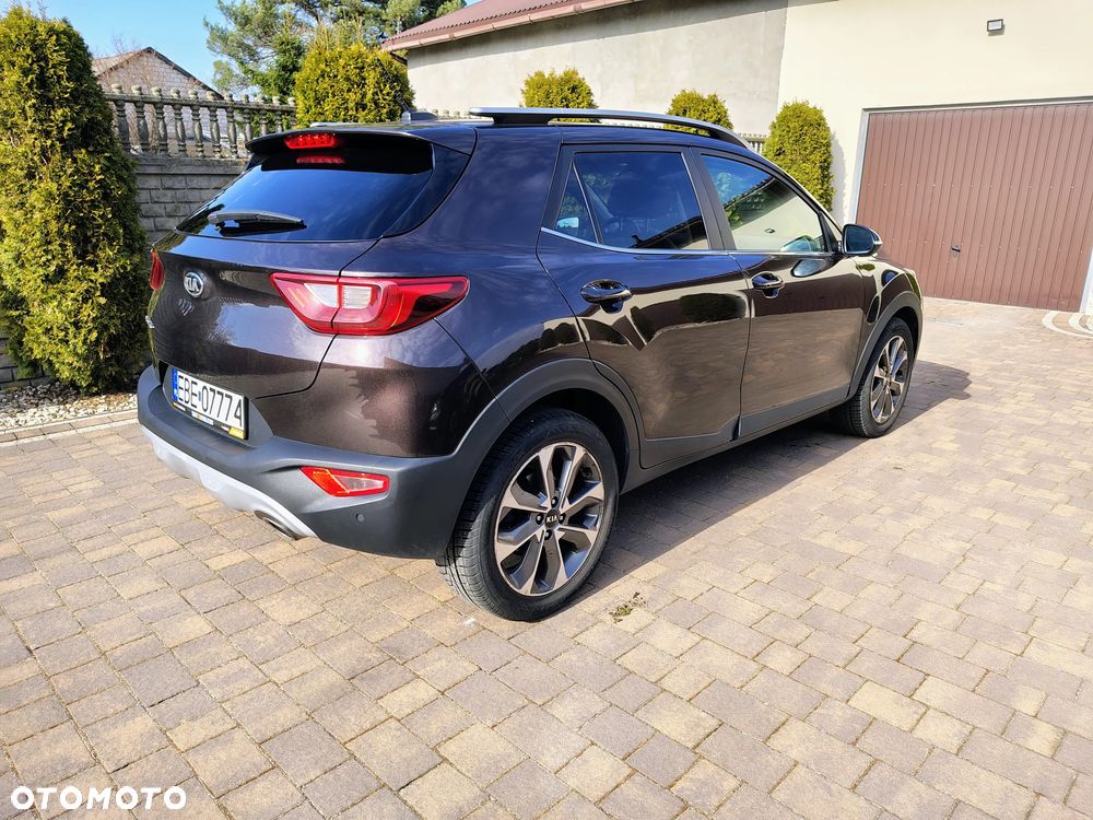Kia Stonic 1.4 L - 6
