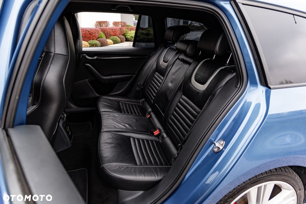Skoda Octavia 2.0 TSI RS - 20