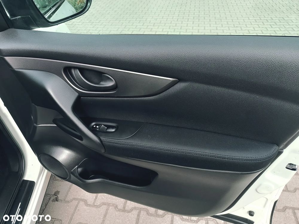 Nissan Qashqai 1.2 DIG-T N-Connecta - 15