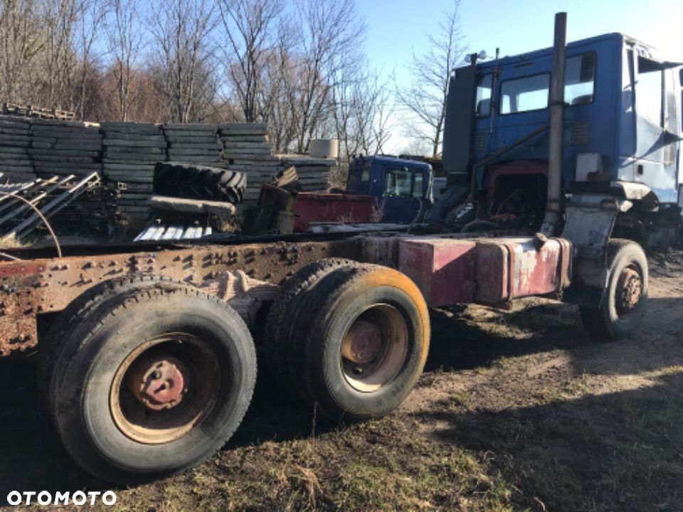 IVECO EuroTech 260 E 37 6x6 kipper rama do odbudowy - 1