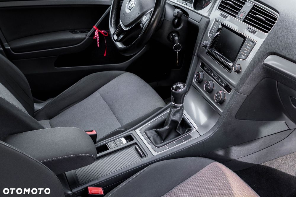 Volkswagen Golf 1.6 TDI BlueMotion Comfortline - 9