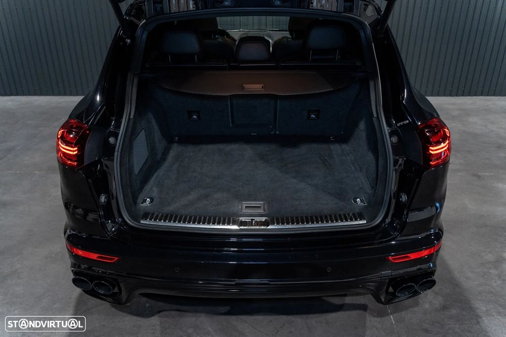 Porsche Cayenne S E-Hybrid - 57