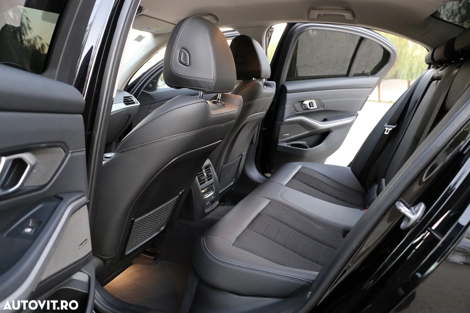 BMW Seria 3 320d xDrive AT MHEV - 12