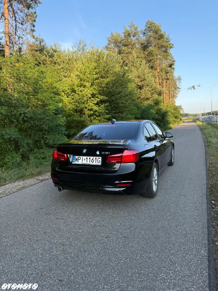 BMW Seria 3 318i - 4