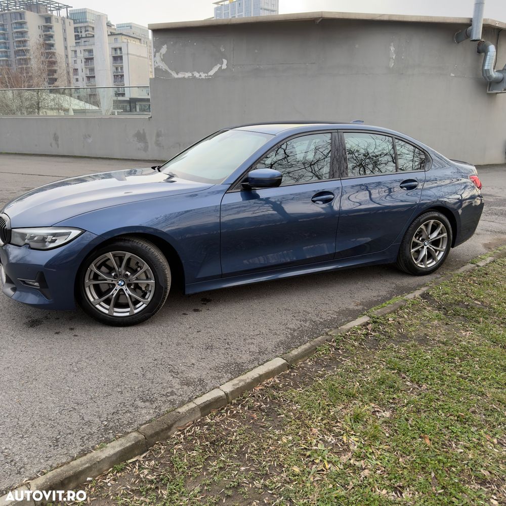 BMW Seria 3 330i AT - 4