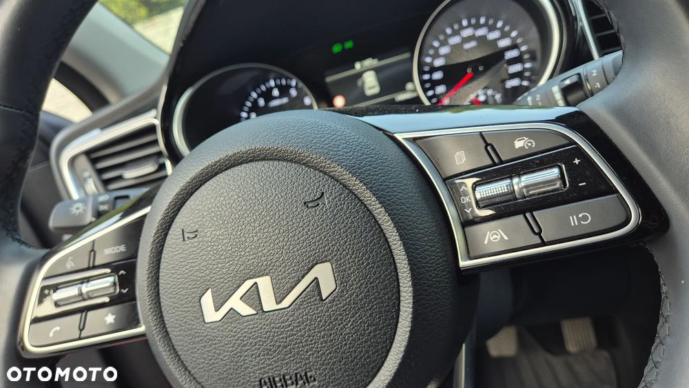 Kia XCeed - 12