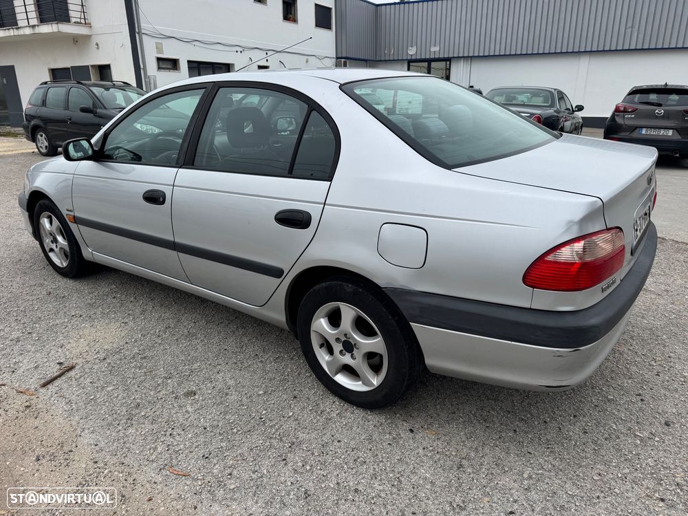 Toyota Avensis S/D 1.6 Sol - 7