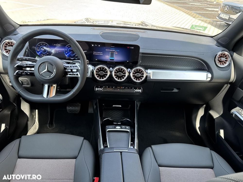 Mercedes-Benz EQB - 11