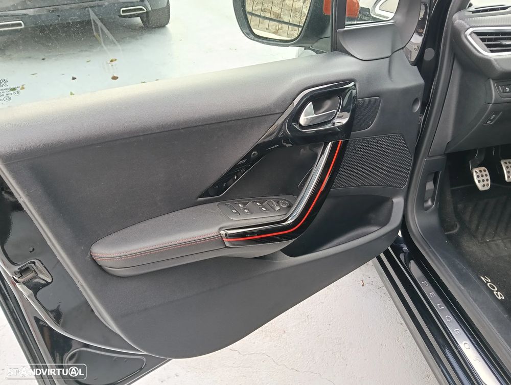 Peugeot 208 - 11