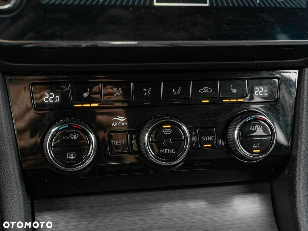 Skoda Superb 2.0 TDI SCR Style DSG - 20