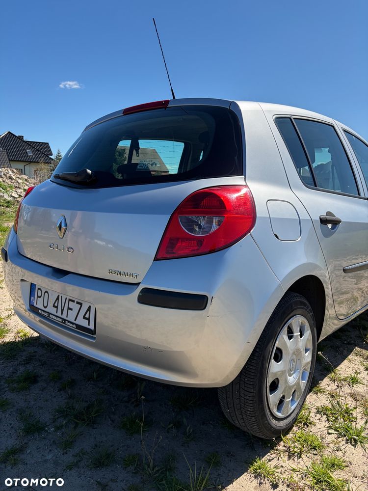 Renault Clio - 9