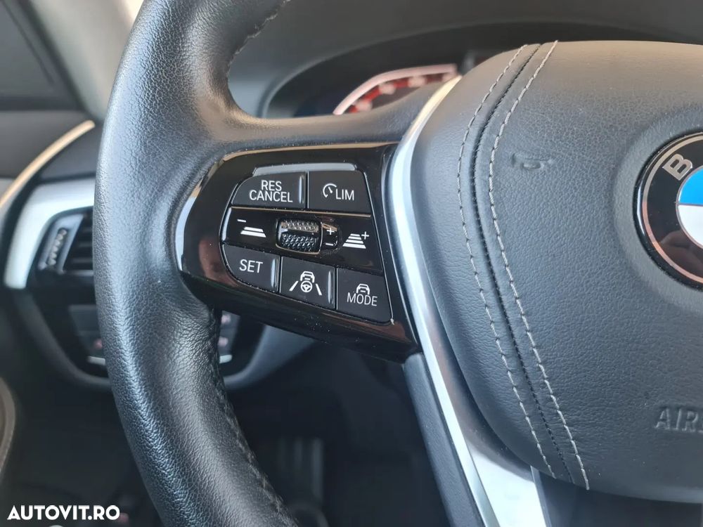 BMW Seria 5 530d AT MHEV - 16