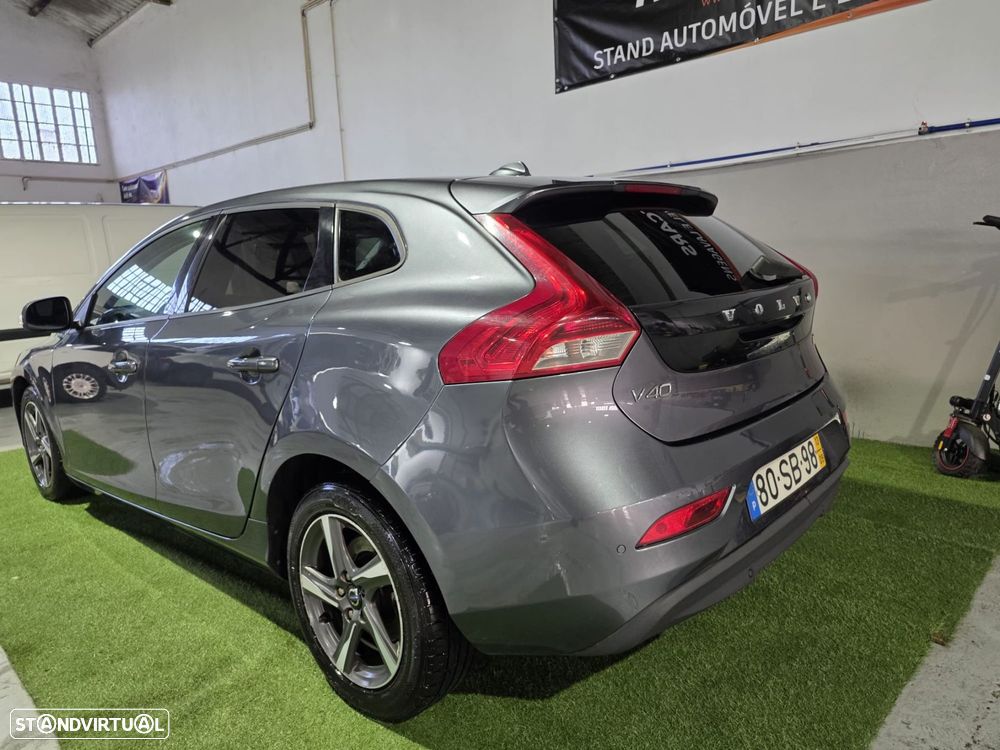 Volvo V40 1.6 D2 Eco Momentum - 4