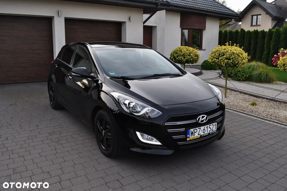 Hyundai i30 blue 1.6 CRDi Passion - 17