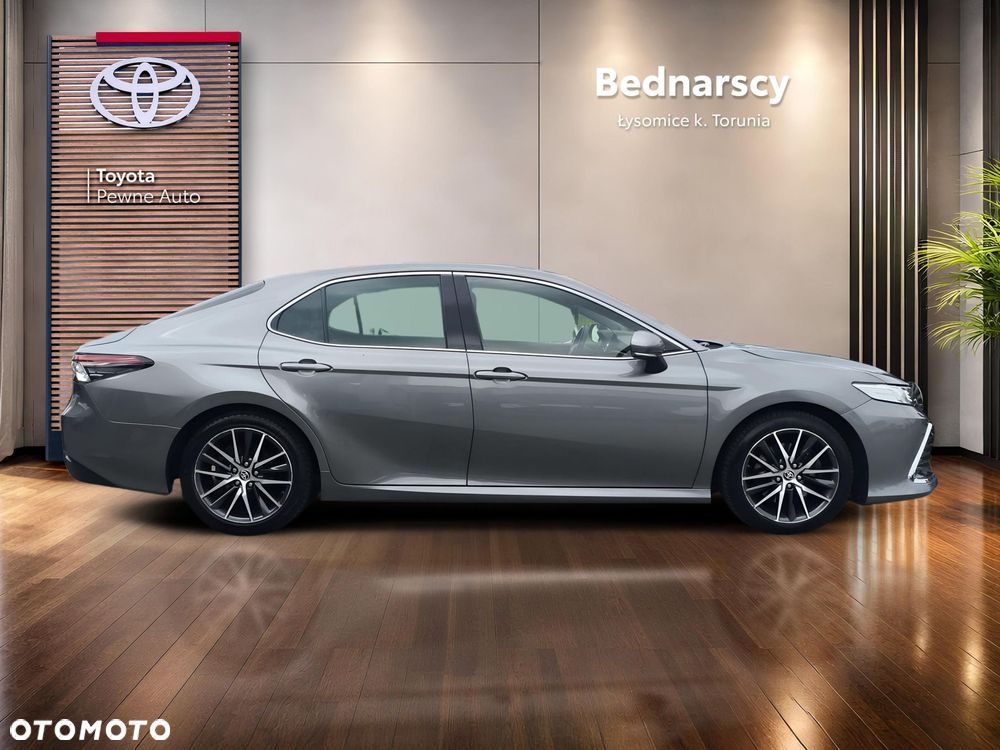 Toyota Camry 2.5 Hybrid Executive CVT - 6
