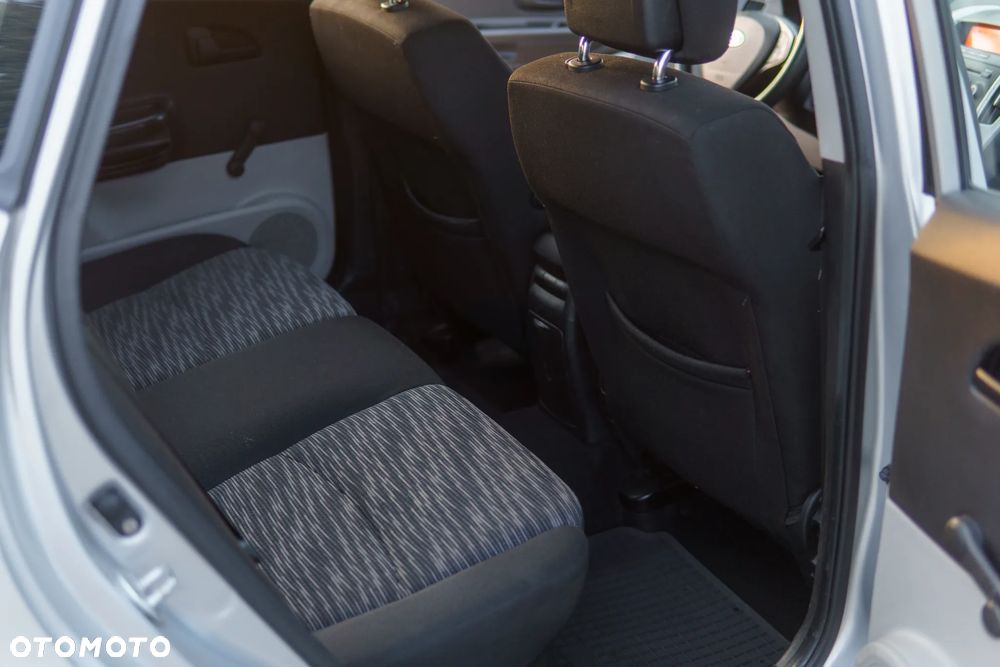 Kia Ceed - 14