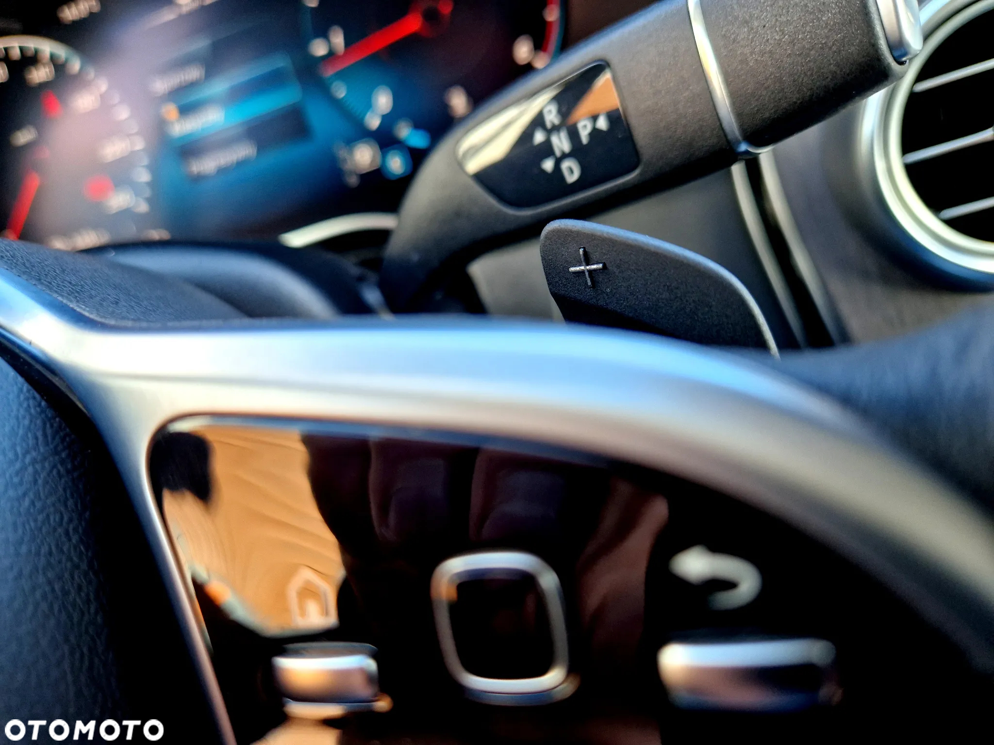 Mercedes-Benz GLC - 27