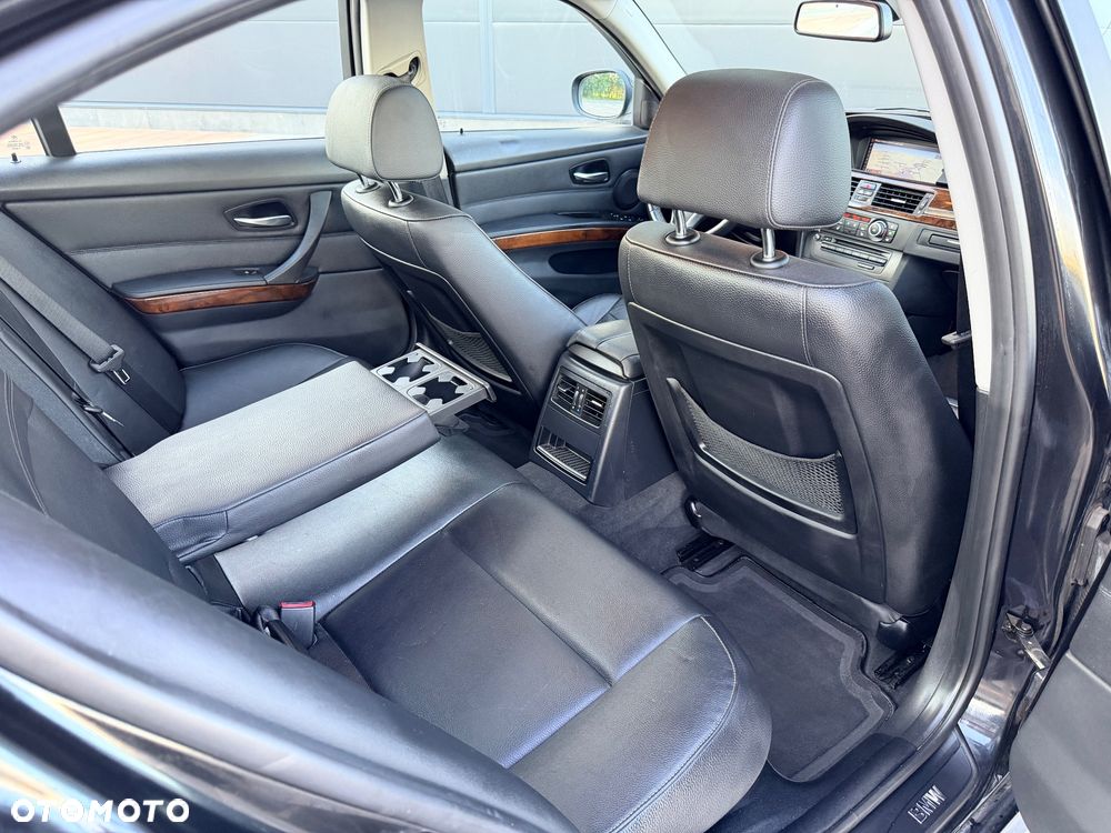 BMW Seria 3 320i Edition Exclusive - 21