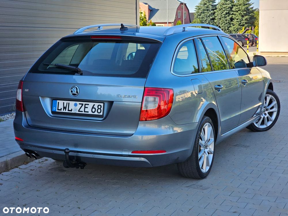 Skoda Superb 2.0 TDI Exclusive - 4