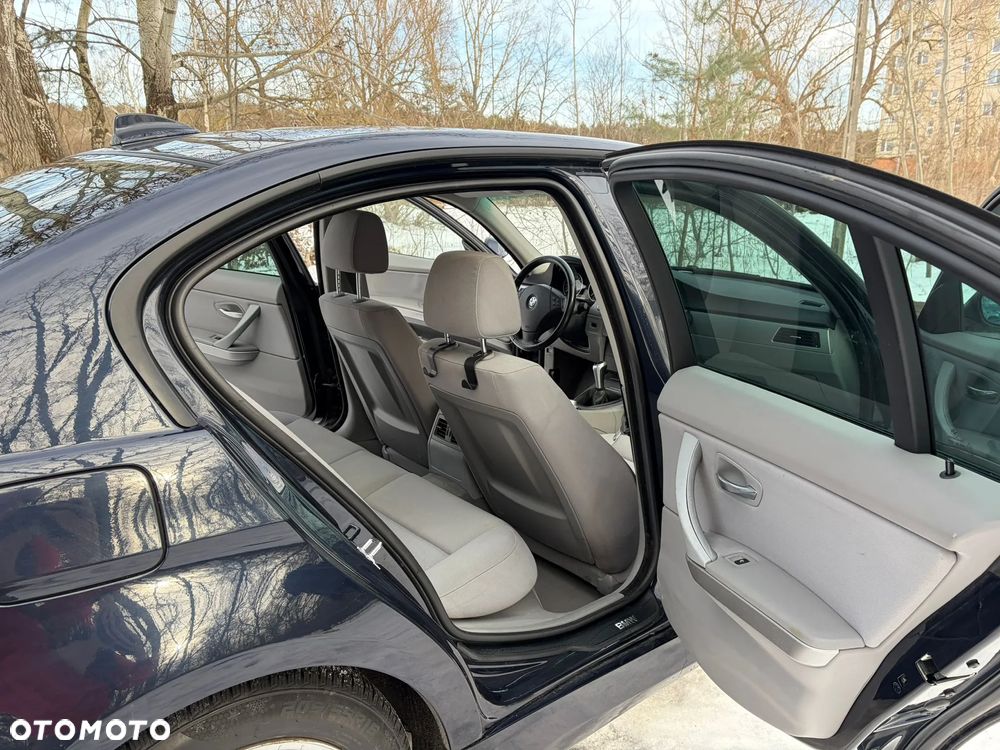 BMW Seria 3 318i - 10