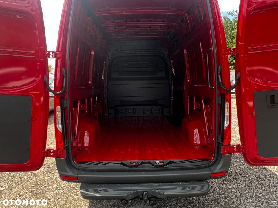 Mercedes-Benz Sprinter - 5
