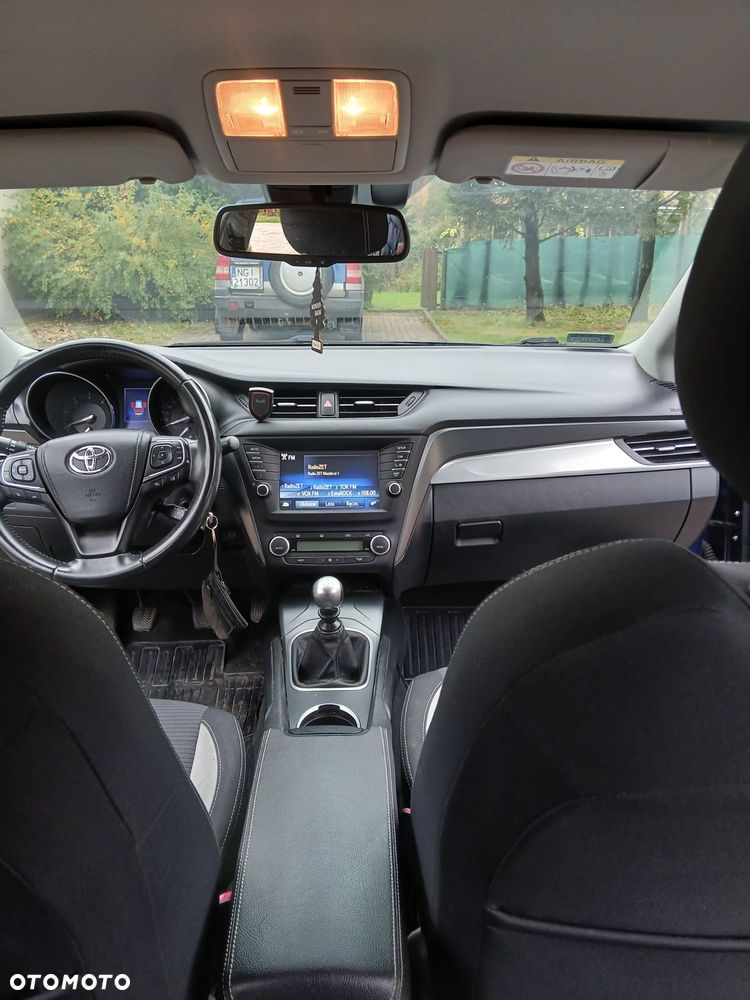 Toyota Avensis - 10