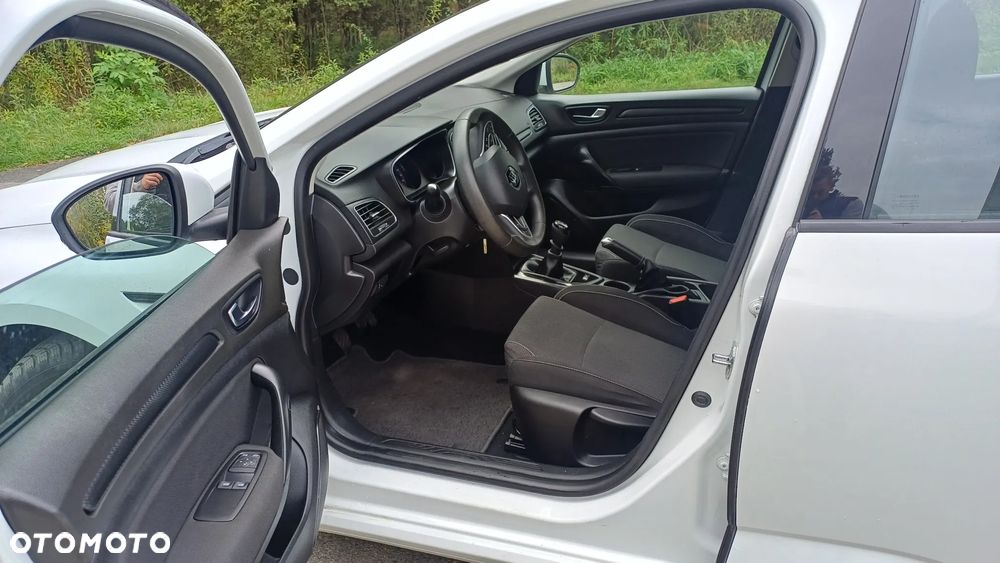 Renault Megane ENERGY TCe 100 LIMITED - 6