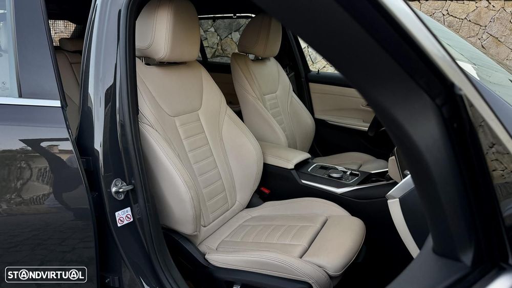 BMW 330 e Pack Desportivo M Auto - 13