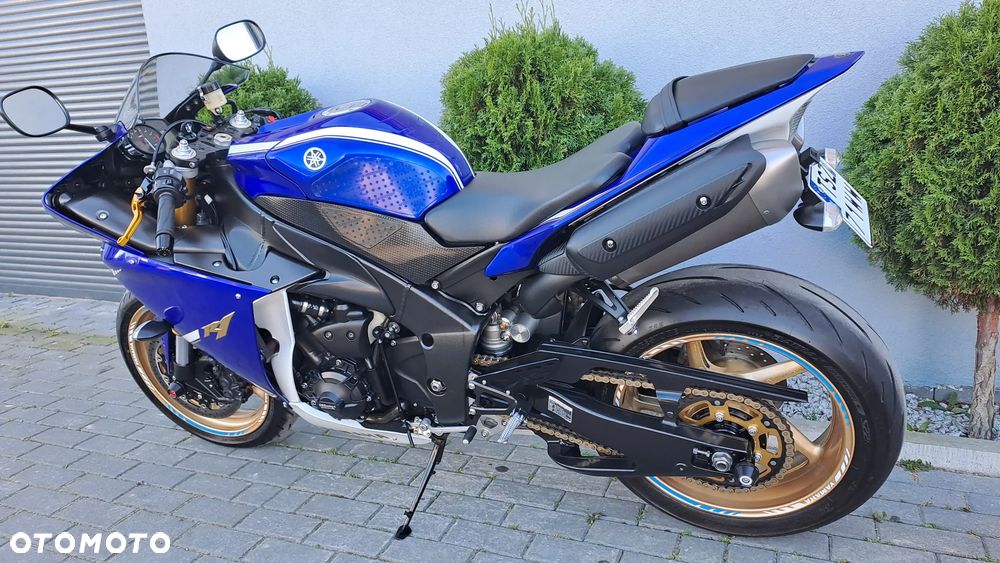 Yamaha R1 - 5